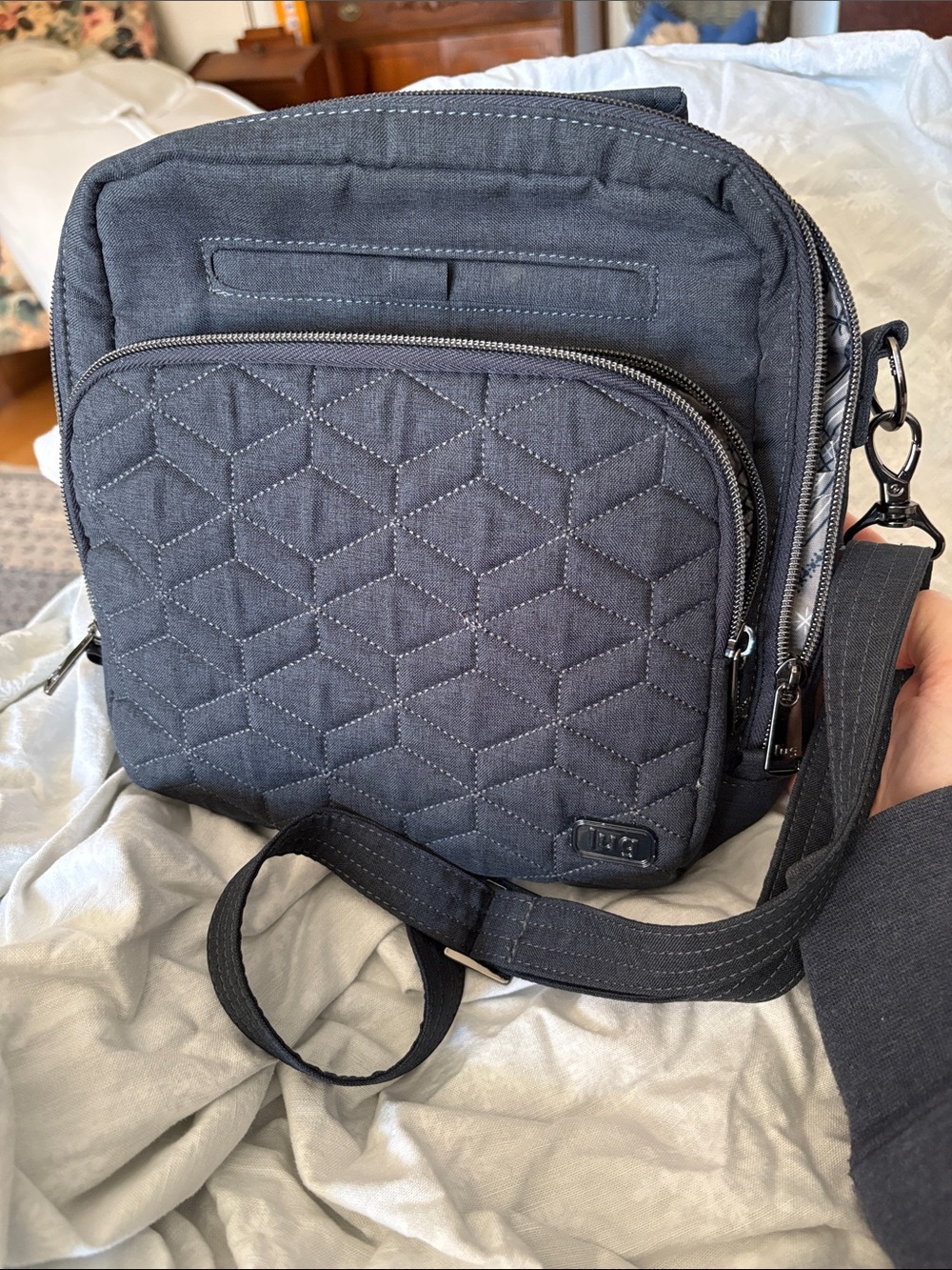 lug Quilted Messenger Crossbody Bag — Black